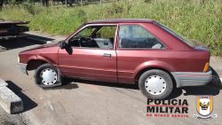 motorista-cochila-ao-volante-e-bate-carro-em-meio-fio-na-mg-260,-em-claudio