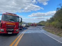 transito-na-br-262-e-liberado-24h-apos-carreta-carregada-com-etanol-tombar-e-pegar-fogo-em-luz