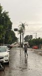 estrutura-de-quadra-destruida,-queda-de-arvores-e-carro-atingido:-temporal-causa-estragos-em-abaete,-mg;-videos