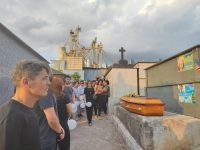 caso-sheilla:-familiares-e-amigos-prestam-homenagem-durante-sepultamento-de-motorista-de-aplicativo