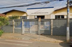 bomba-e-arremessada-em-janela-de-escola-e-professora-fica-ferida-em-mg