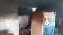 curto-circuito-causa-incendio-em-residencia-no-bairro-sao-judas-tadeu,-em-itauna