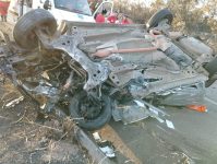 acidente-entre-carros-e-caminhao-deixa-tres-mortos-na-br-262,-em-corrego-danta