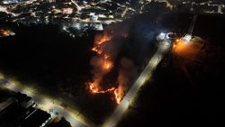 bombeiros-levam-10-horas-para-combater-fogo-no-morro-do-cristo,-em-formiga