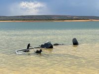 lancha-afunda-e-familia-de-turistas-nada-1,5-km-ate-ilha-para-se-salvar-na-represa-de-tres-marias,-em-mg