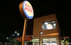 rede-de-fast-food-abre-vagas-de-emprego-em-itauna-e-nova-serrana